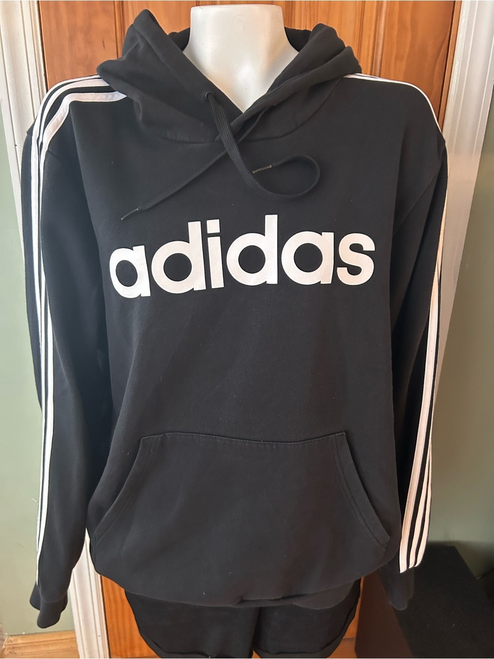 Adidas Sweatshirt Hoodie 3 Stripe down sleeve Size XL